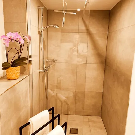 Ruewellnesssuite I Rue-stern I Messe I Klinikum 公寓