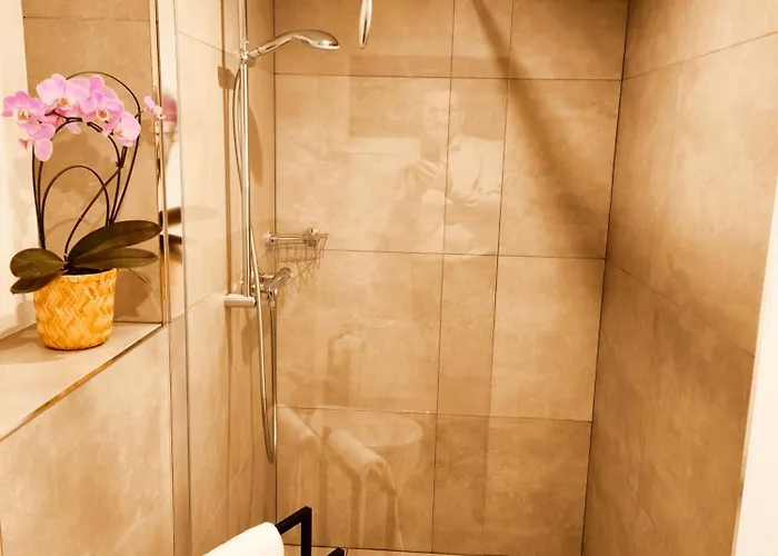 Ruewellnesssuite I Rue-stern I Messe I Klinikum Appartement